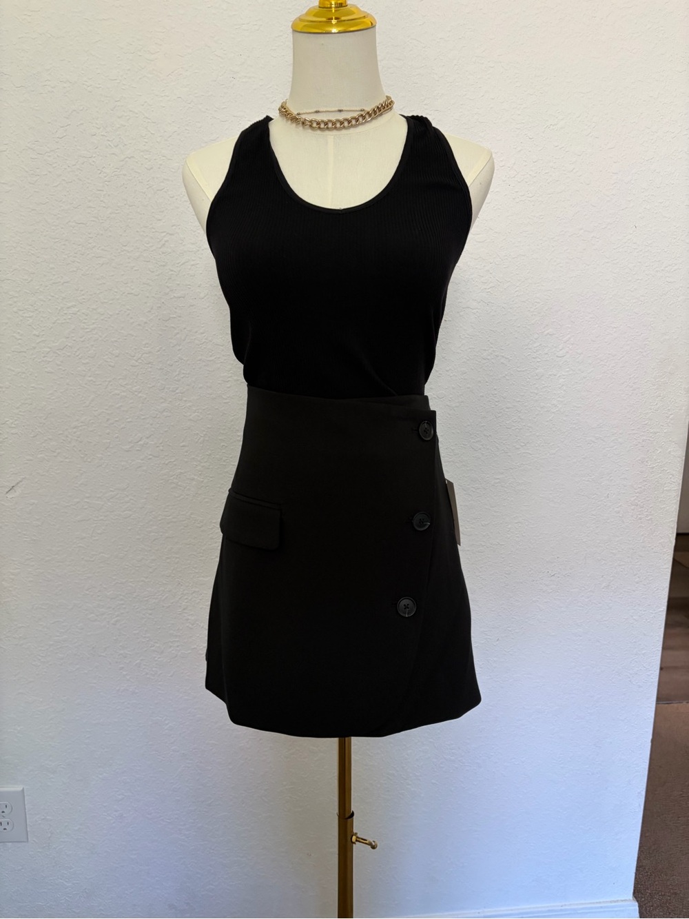 Effortless Black Button-Front Mini Skirt